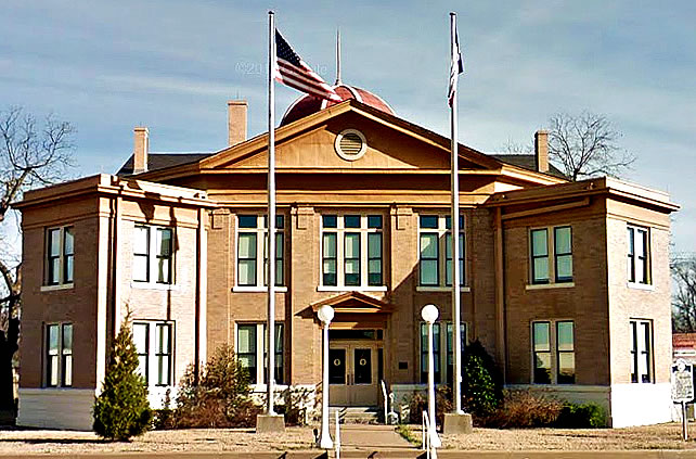 Rains County courthouse at 167 Quitman Street in the City of Emory in Upper East Texas