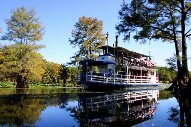 The Graceful Ghost steamboat on tour in Caddo Lake
